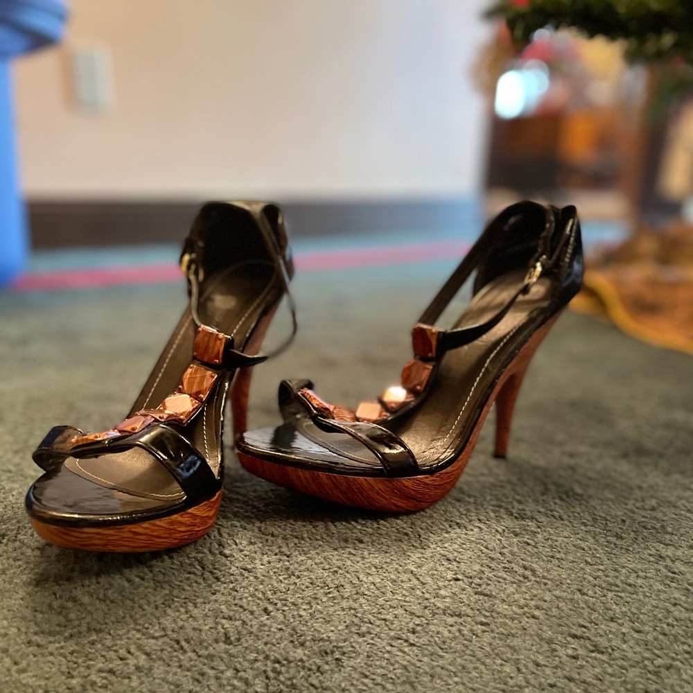 High heel black wooden sandals with ankle strap